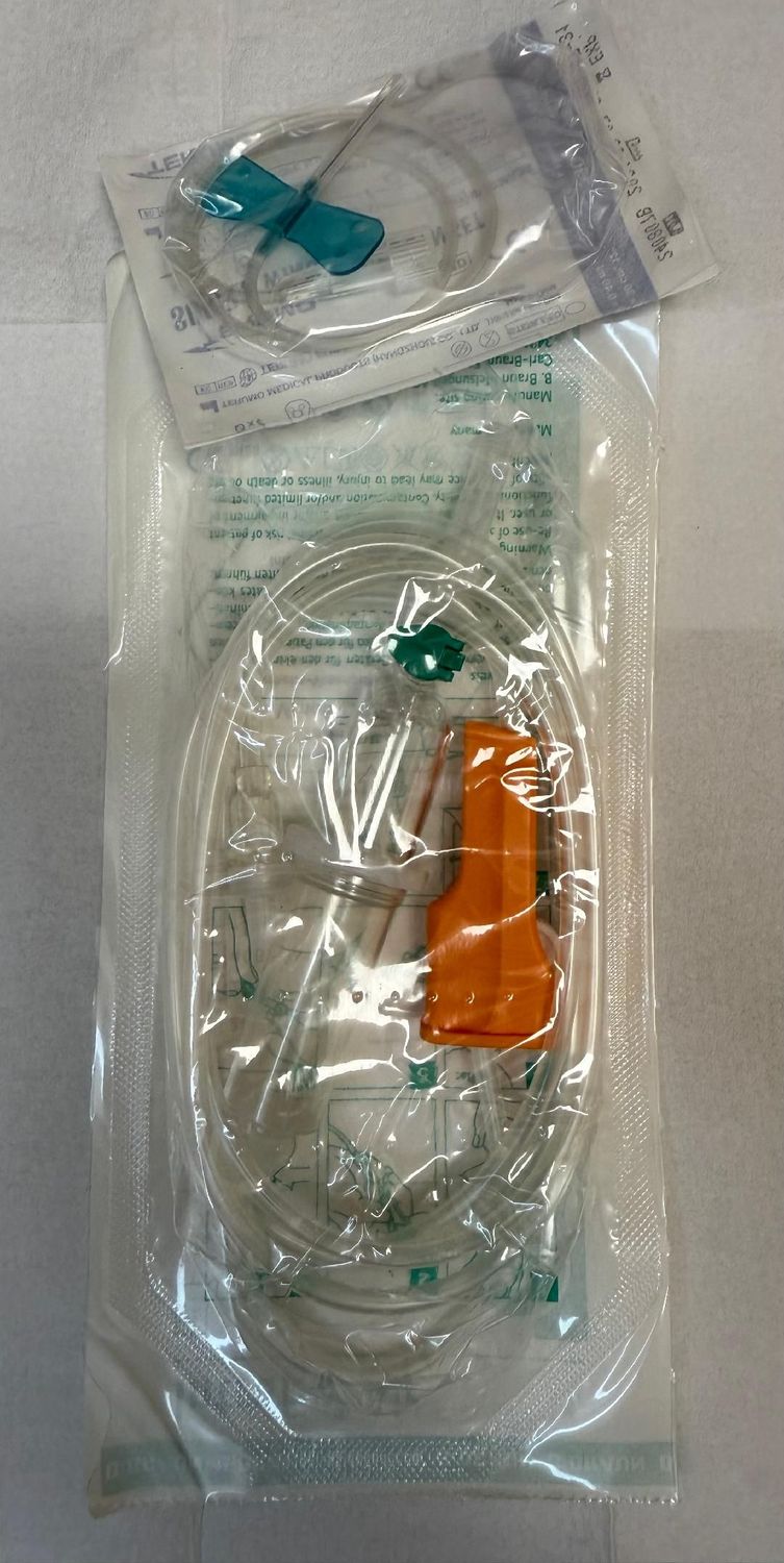 IV INFUSION/GIVING SET WITH BUTTERFLY