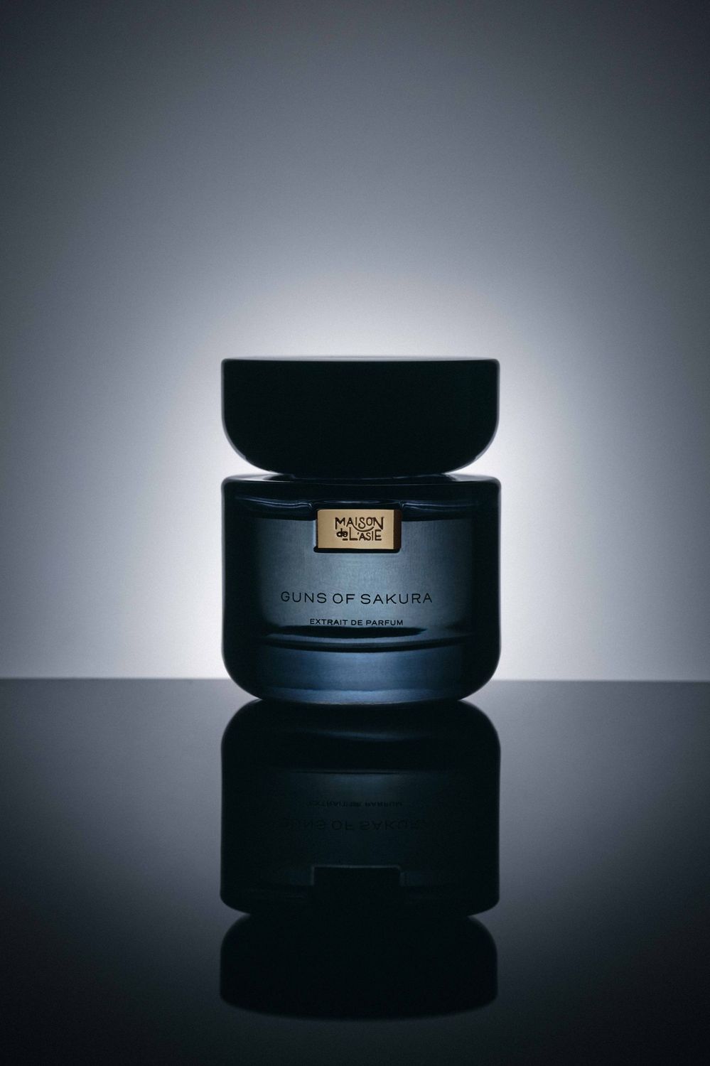 GUNS OF SAKURA - Master Perfumer Collection GUNS OF SAKURA - Master Perfumer Collection