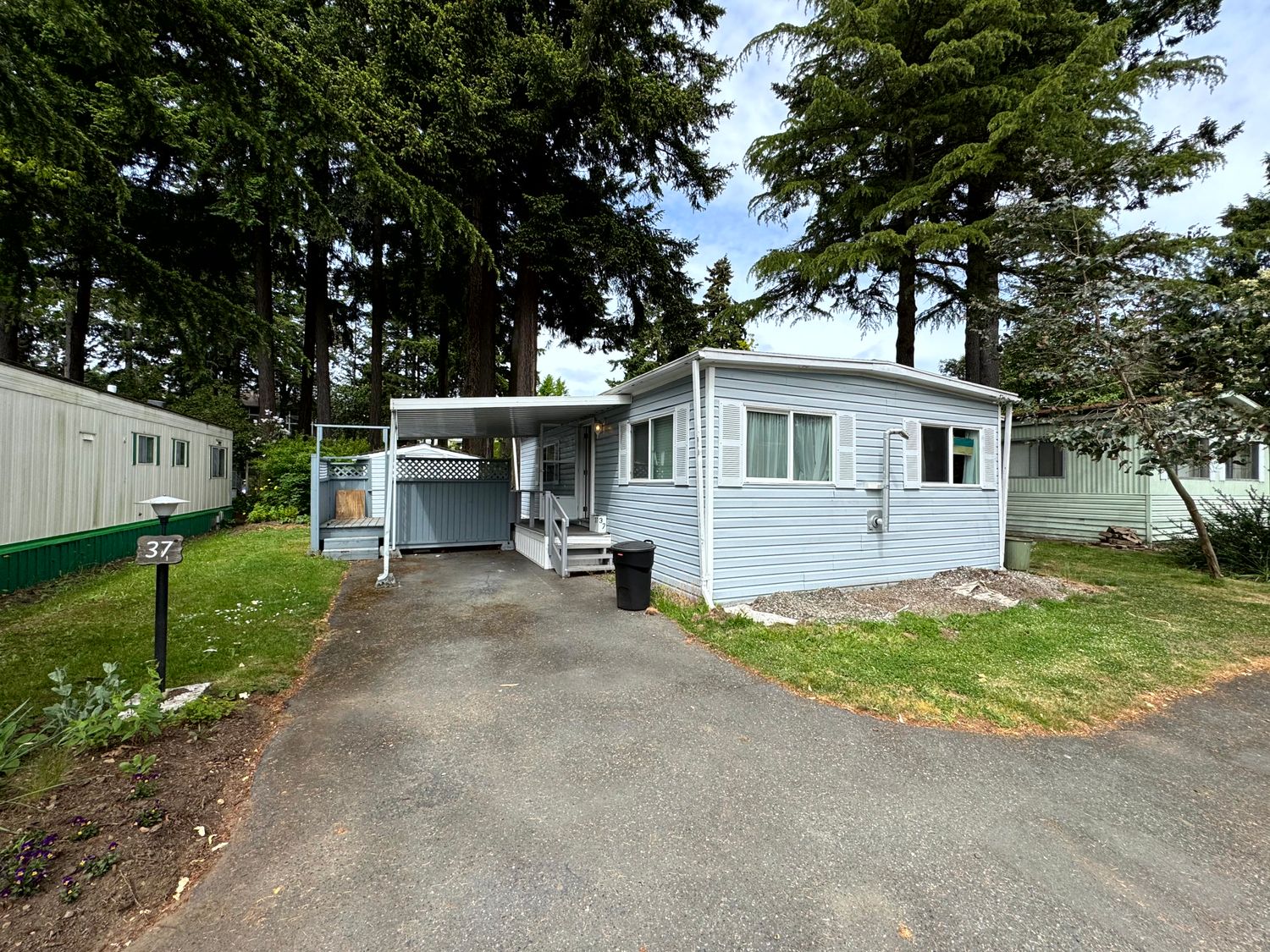 1970 Homco - Embassy - 2 Bed 1 Bath - 50' x 24' - 689 Sq Ft - DW