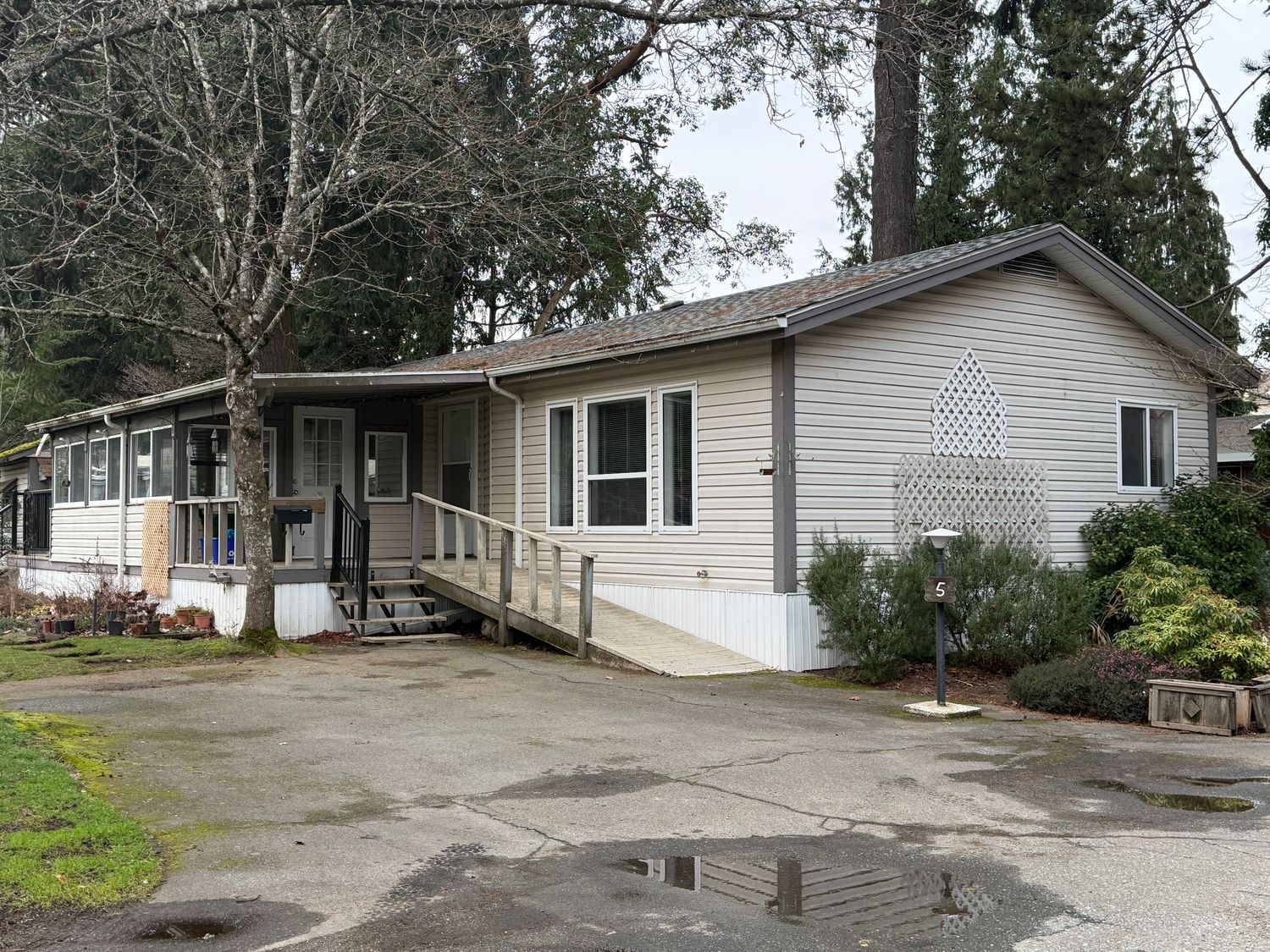 2003 Moduline- 2 bed, 2 bath with office space- 24x48