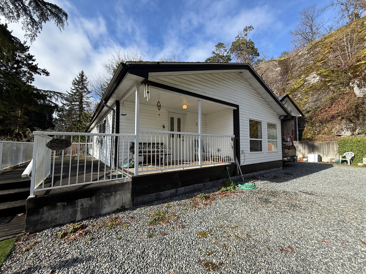 2006- 28x54, 2 bed 2 bath home in incredible shape