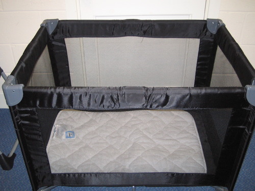 Travel cot