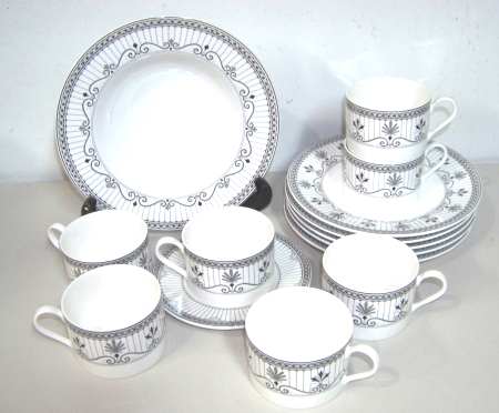 14 pc Mikasa Chelsea Black Dinnerware Lot Ultra Cream