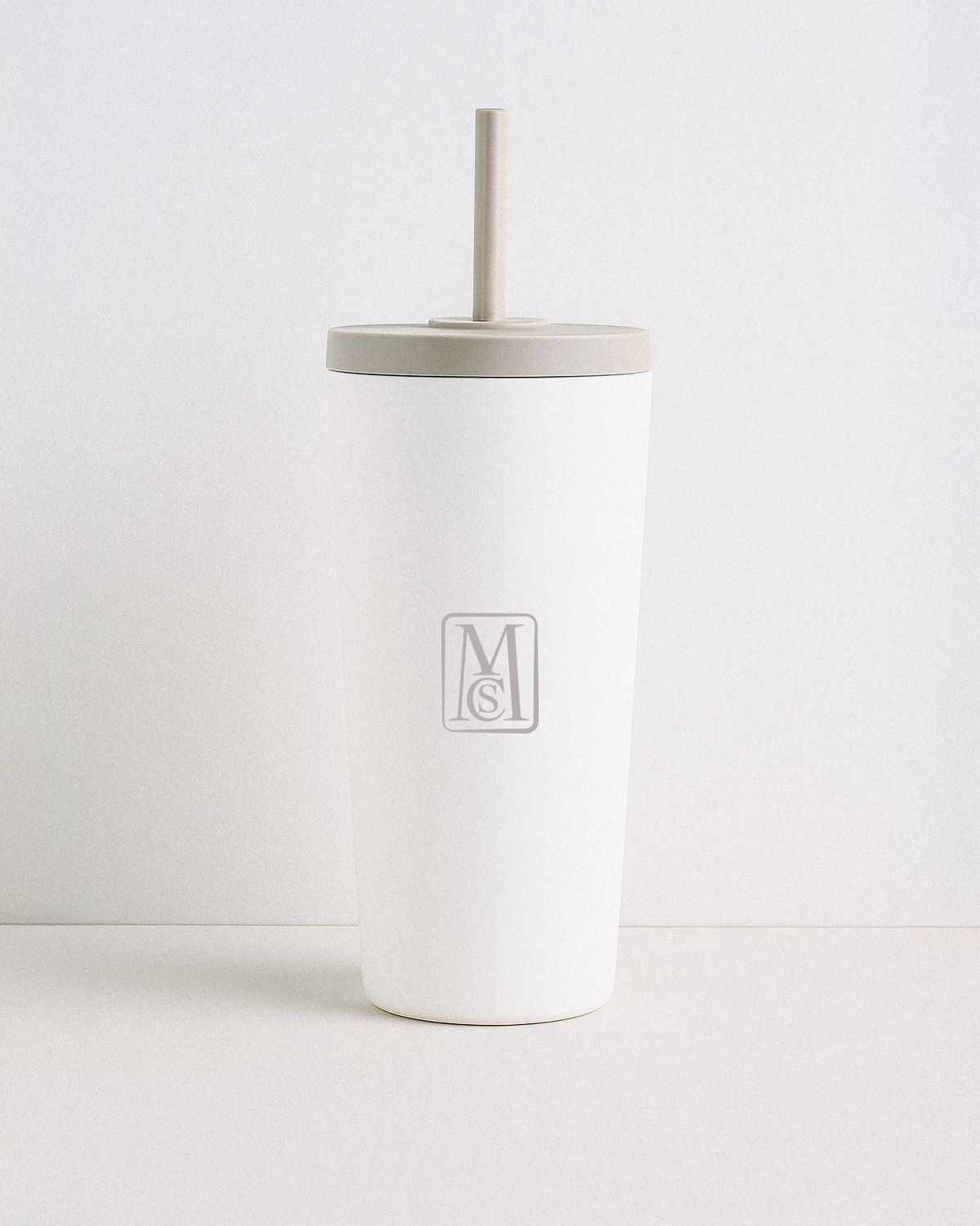Insulated Tumbler with straw - 680 ml