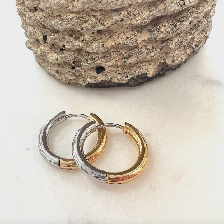 Two Tone Huggies