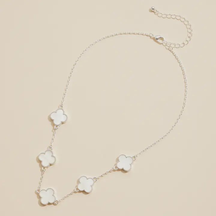 Flower Shell Charm Short Necklace, Color: Silver and White