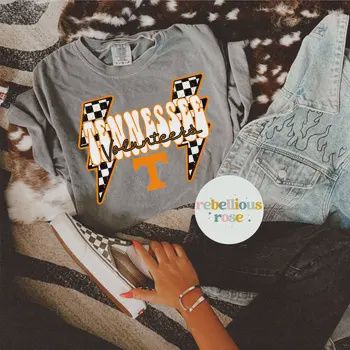 Tennessee Checkered Bolts Graphic T-Shirt