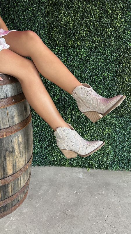 One Day Very G Women&#39;s Western Bling Bootie