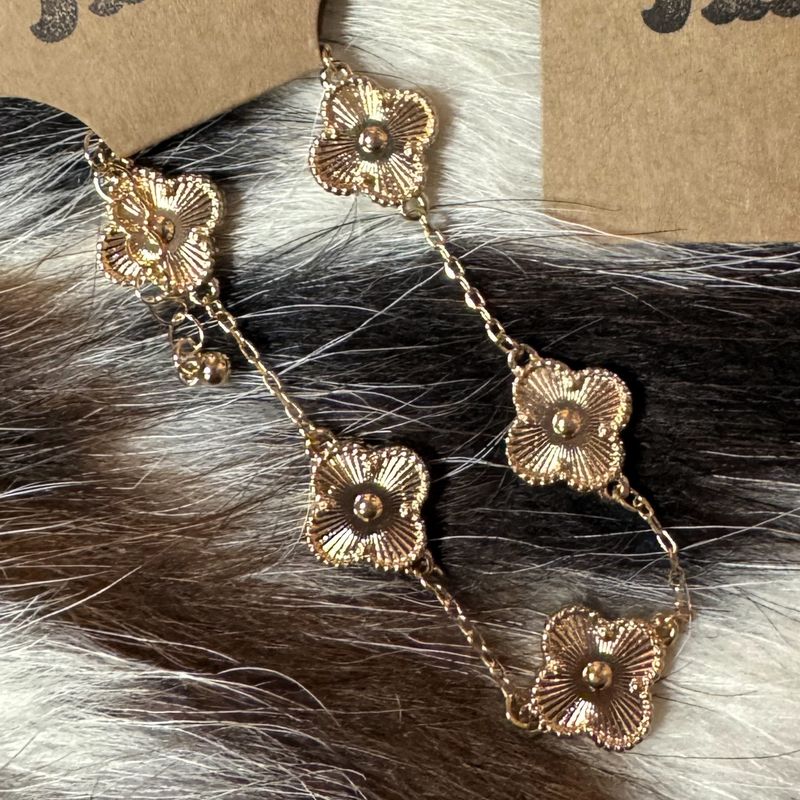 Flower Charms Basic Bracelet