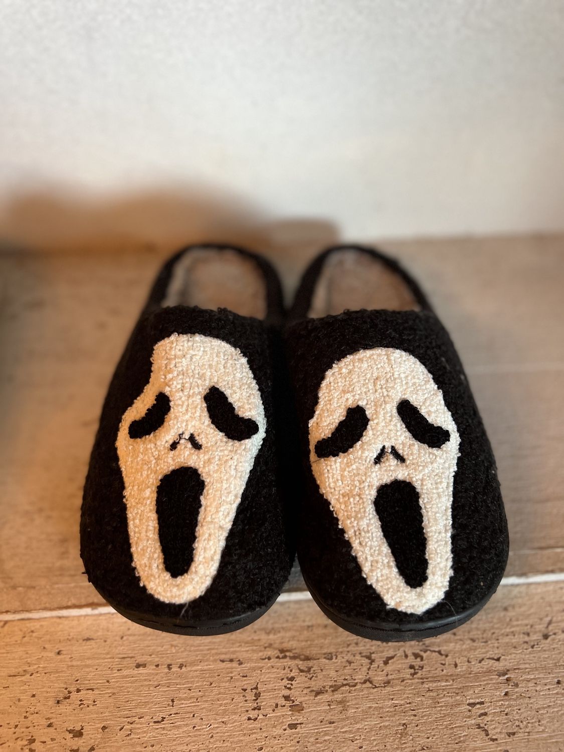 Halloween Ghost Face Design Black Fleece Fluffy Home Slipper, Size: 37-38