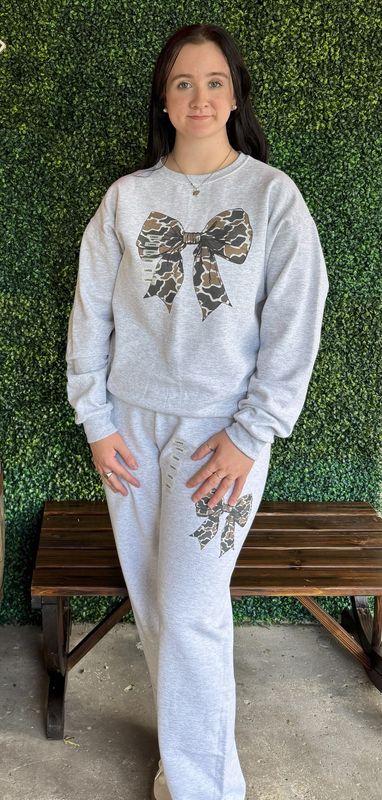 Big On Bows Graphic Sweatpants