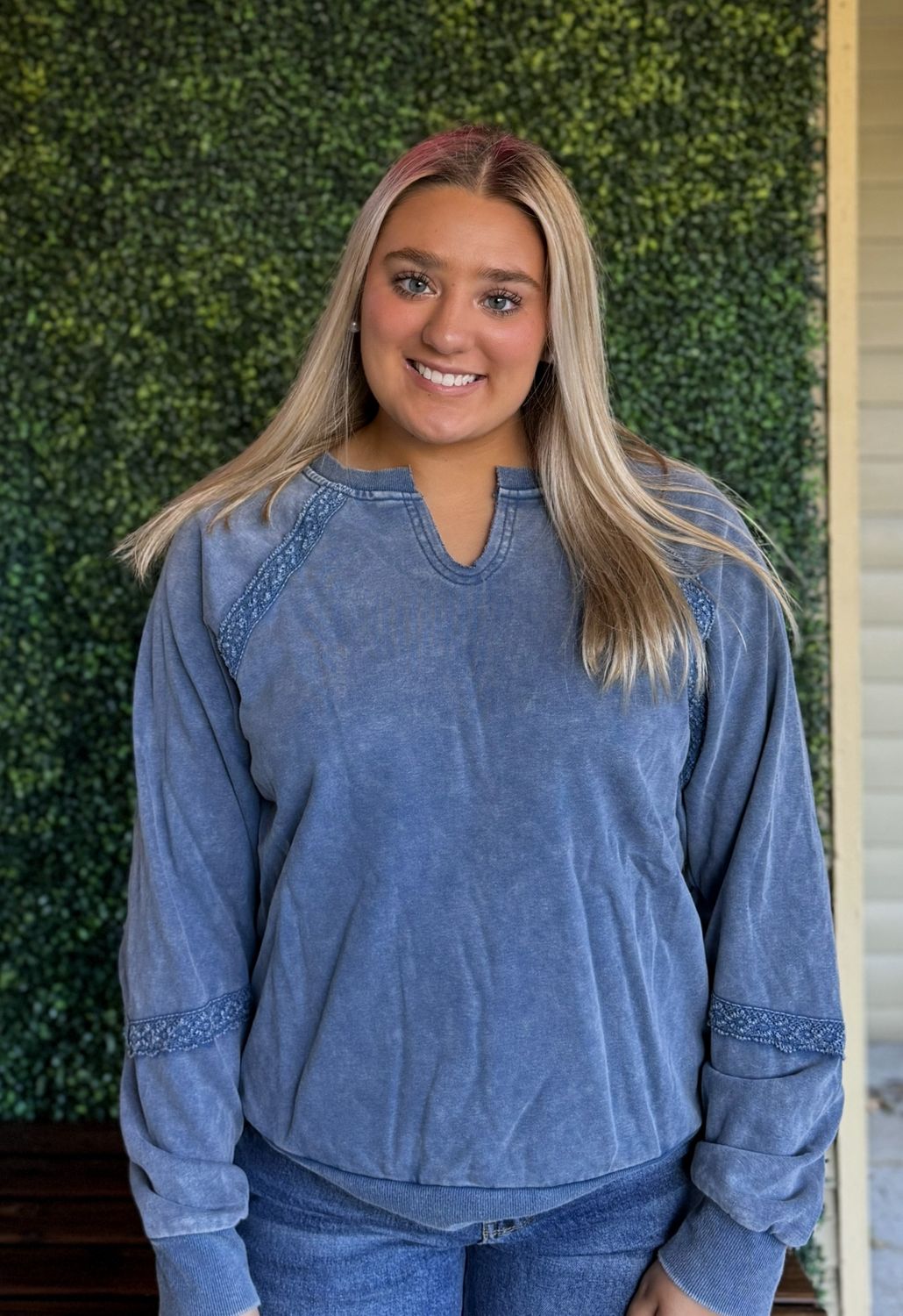 Solid Dahlia Lace Patchwork Mineral Wash Baggy Sweatshirt, Size: Small