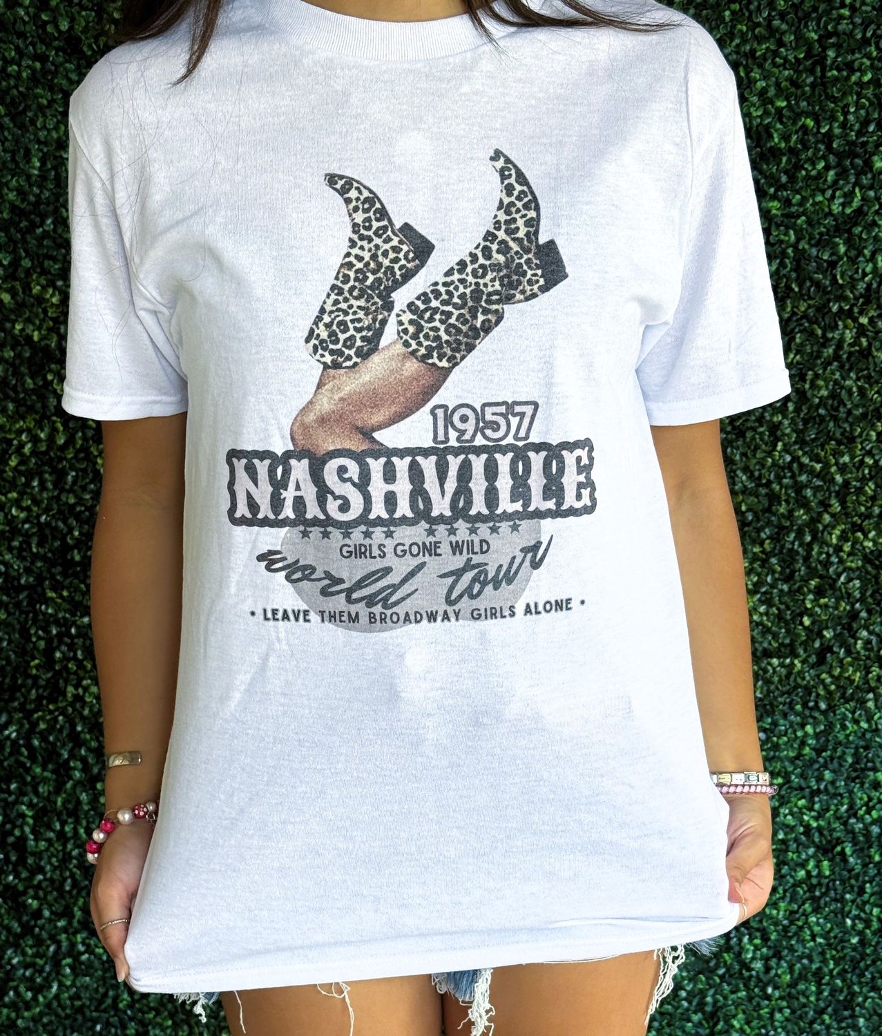 Nashville World Tour Tees, Size: Small