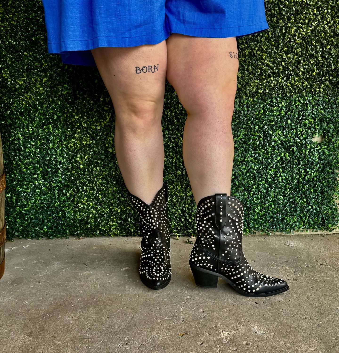 Studded Western Boots, Color: Black, Size: 5.5