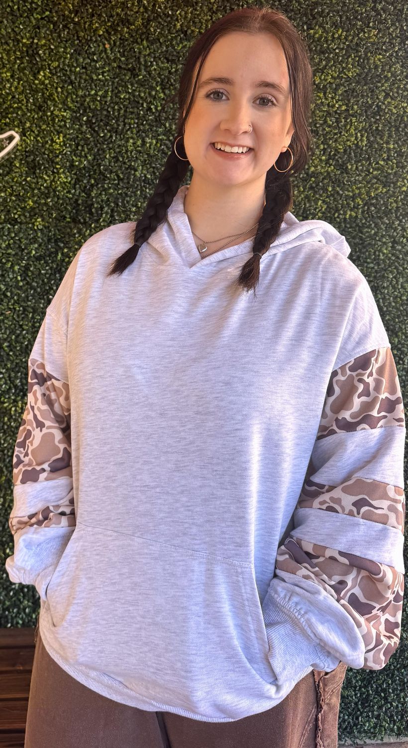 Camouflage Patchwork Asymmetric Sleeve Plus Size Hoodie, Size: 1X-Large