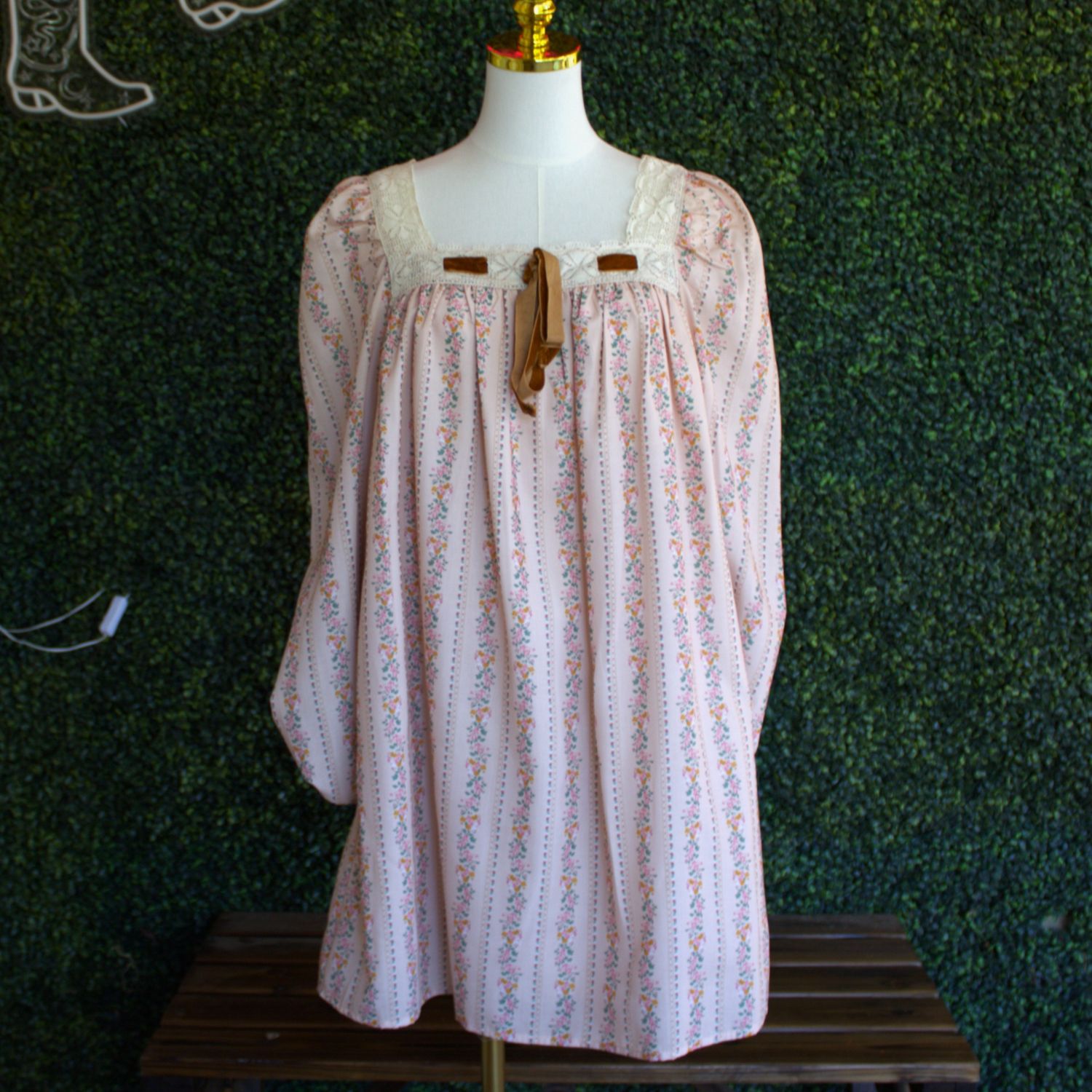 Velvet Bow Front Floral Print Long Sleeve Short Fall Dress, Size: Small
