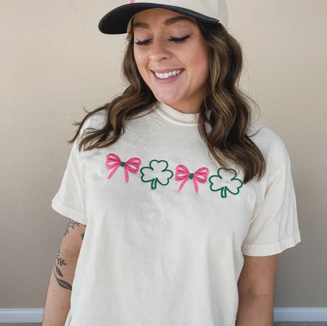 St. Patrick’s light Day Shamrock and Bows Embroidered Tee, Size: Small