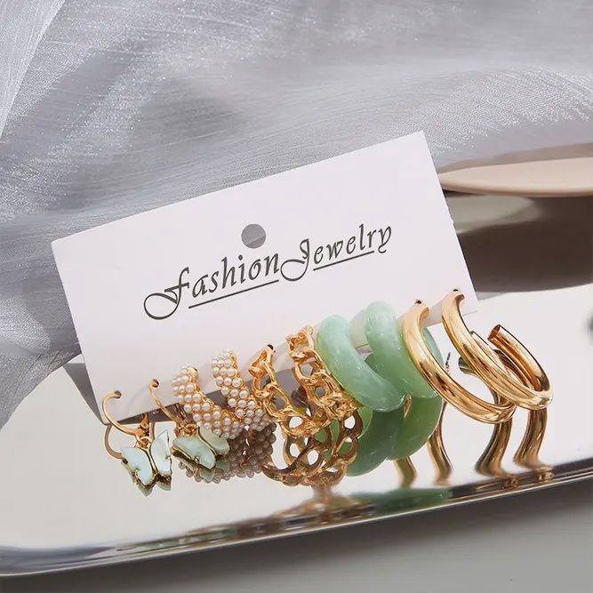 Pearl and Alloy Earring