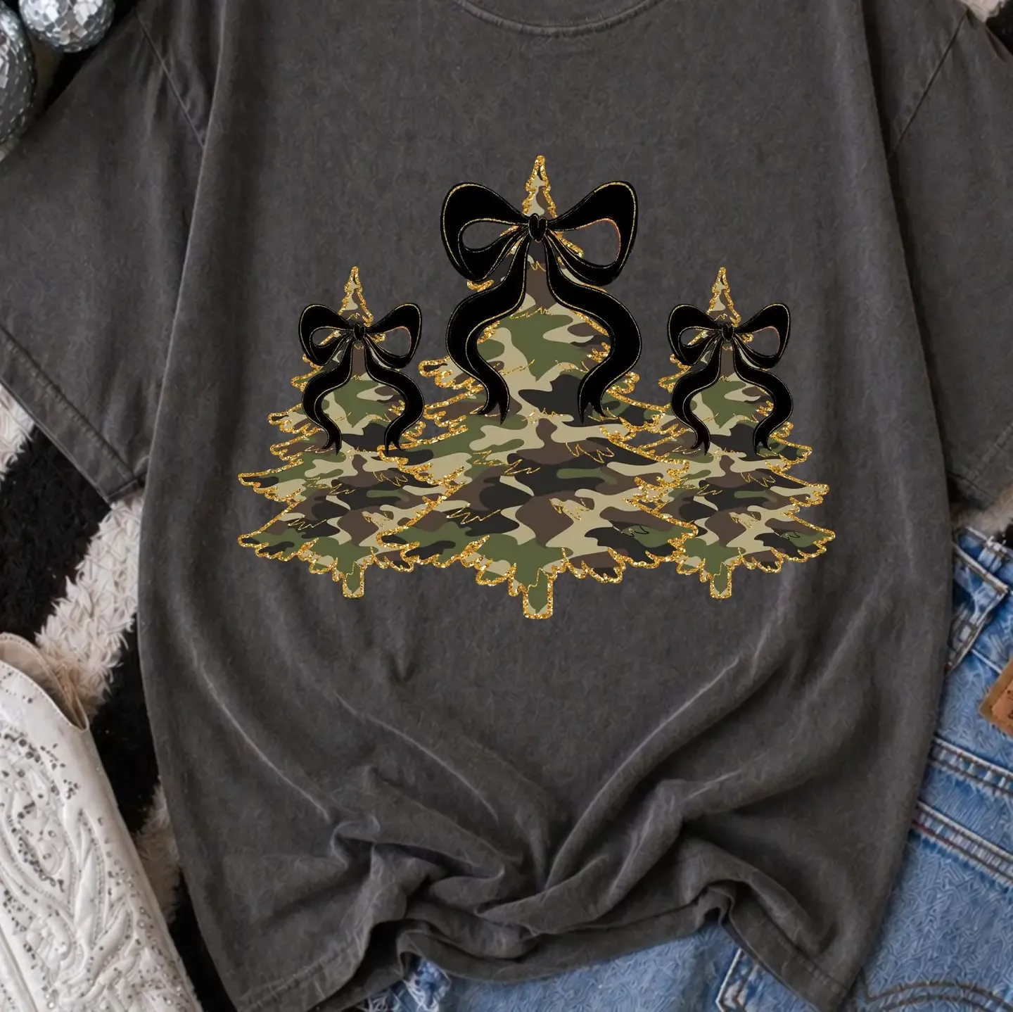 Camo Christmas Tree Bow Graphic Tee, Size: Small
