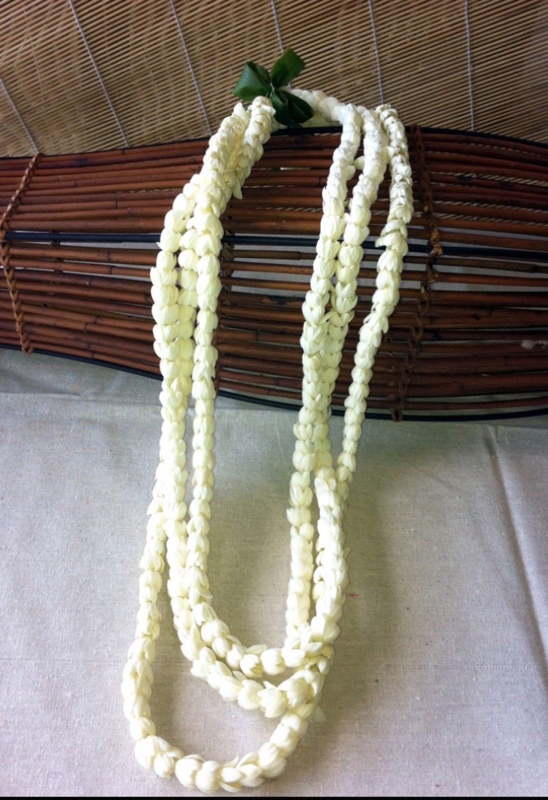 PIKAKE FRAGRANT LEI