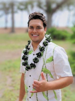 kukui nut with ti leaf lei - Hawaiian / graduation lei for men