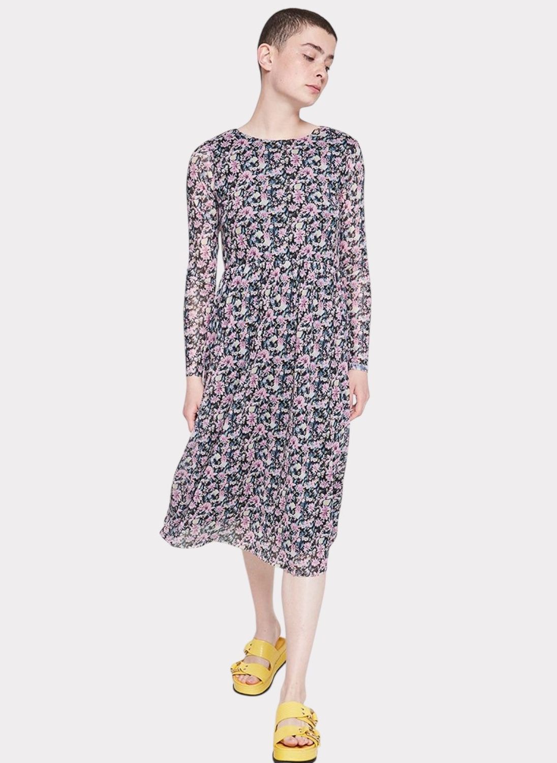 ROBE YAS