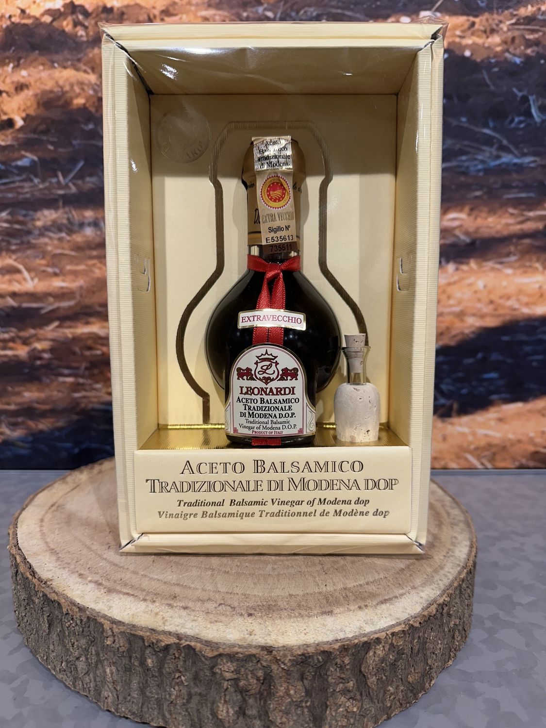 Aceto Balsamico Traditionale di Modena Extra Vecchio D.O.P. Aceto Balsamico Traditionale di Modena Extra Vecchio D.O.P.
