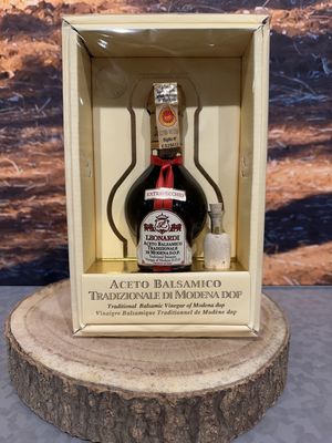 Aceto Balsamico Traditionale di Modena Extra Vecchio D.O.P. Aceto Balsamico Traditionale di Modena Extra Vecchio D.O.P.