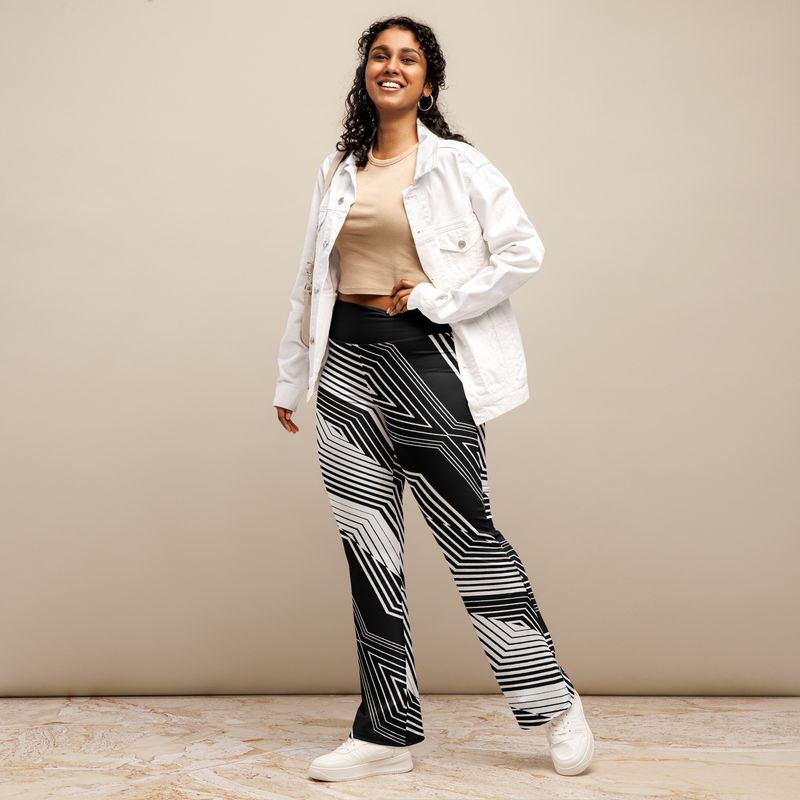 Love Qara Eclipse Lines Flare Leggings
