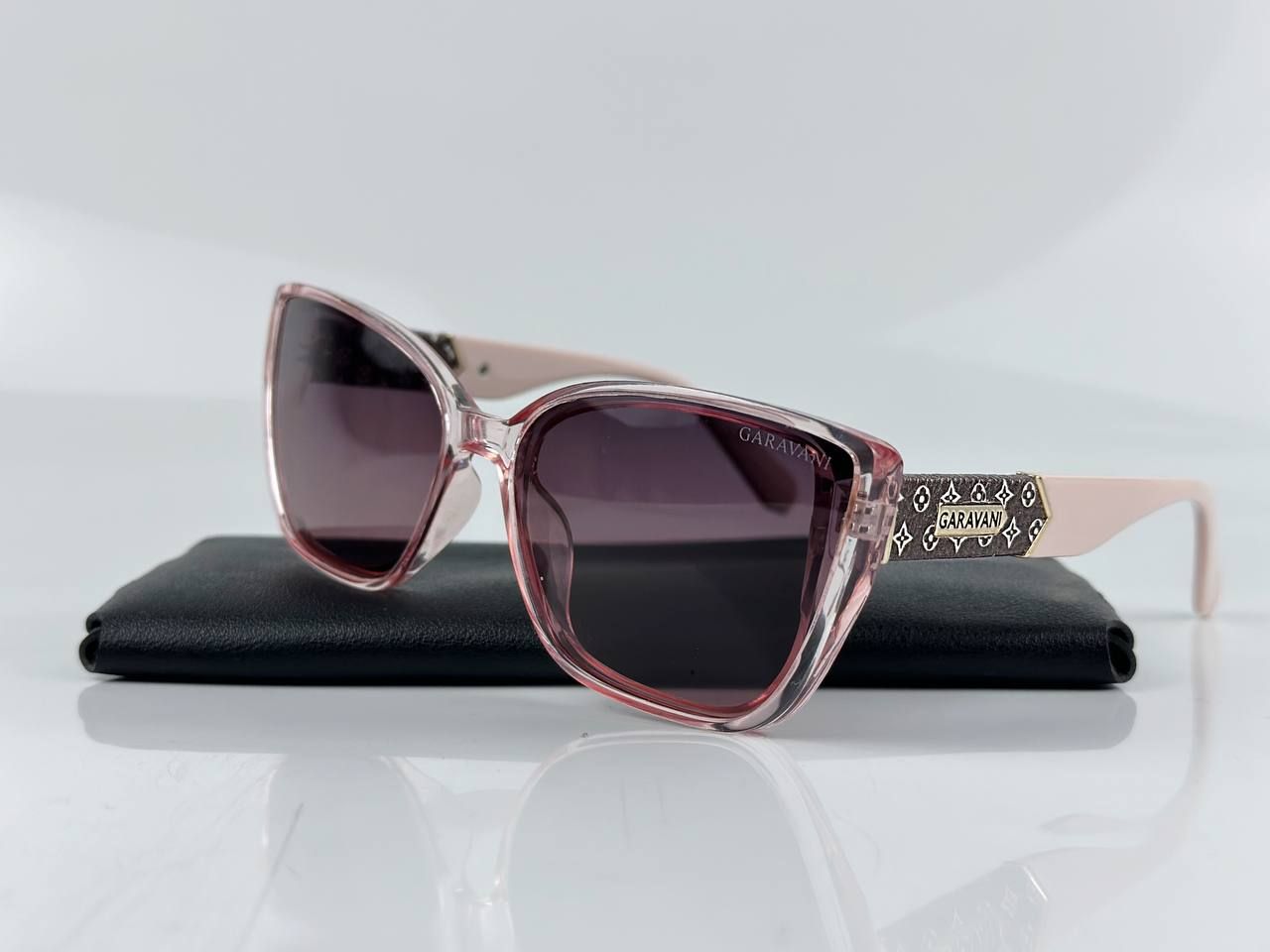 P8063 GARAVANI نظارة نسائية بولورايزد - PINK