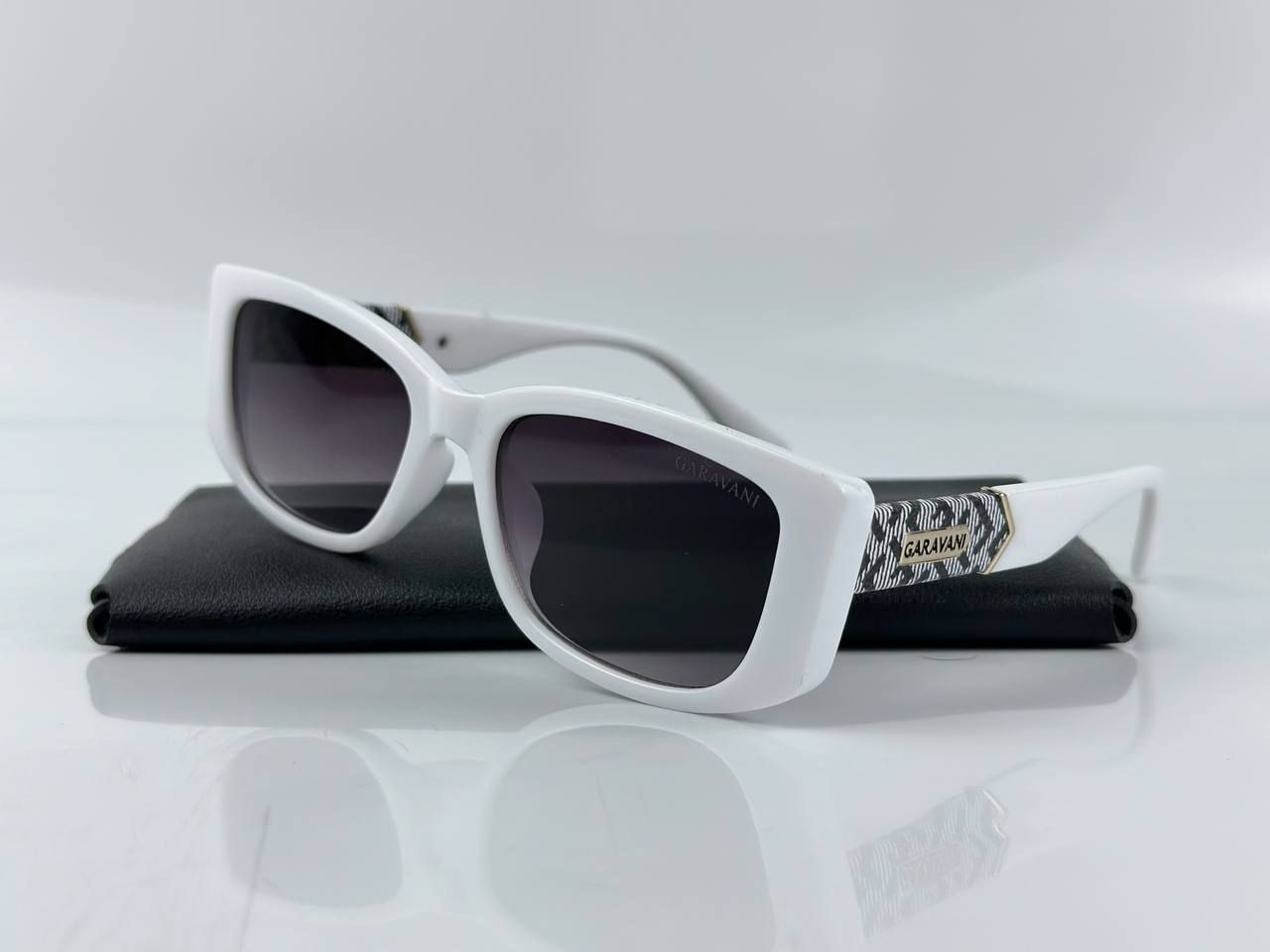 8062 GARAVANI نظارة نسائية WHITE