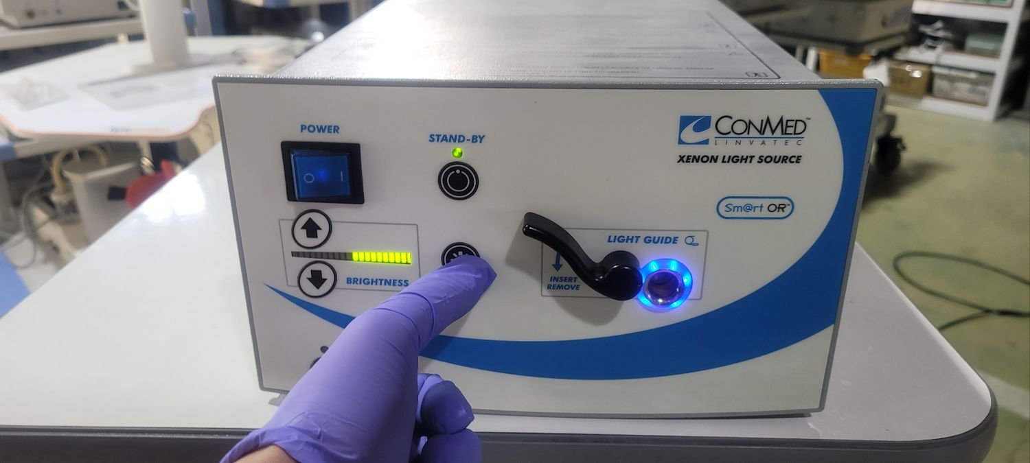 Sell Used Conmed LS7500 Xenon Light Source Smart OR Medical Equipment