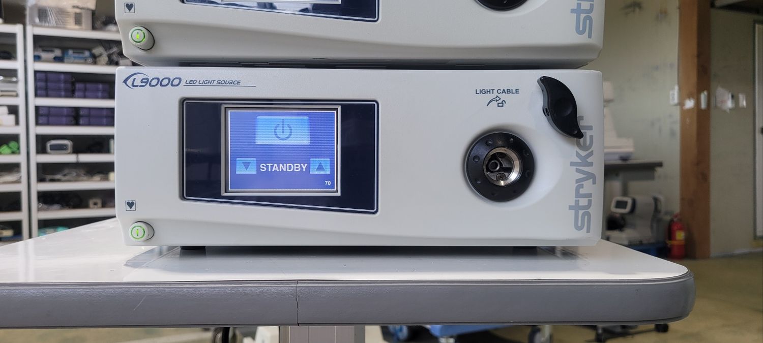 Sell Used Stryker L9000 Light Source 220210000