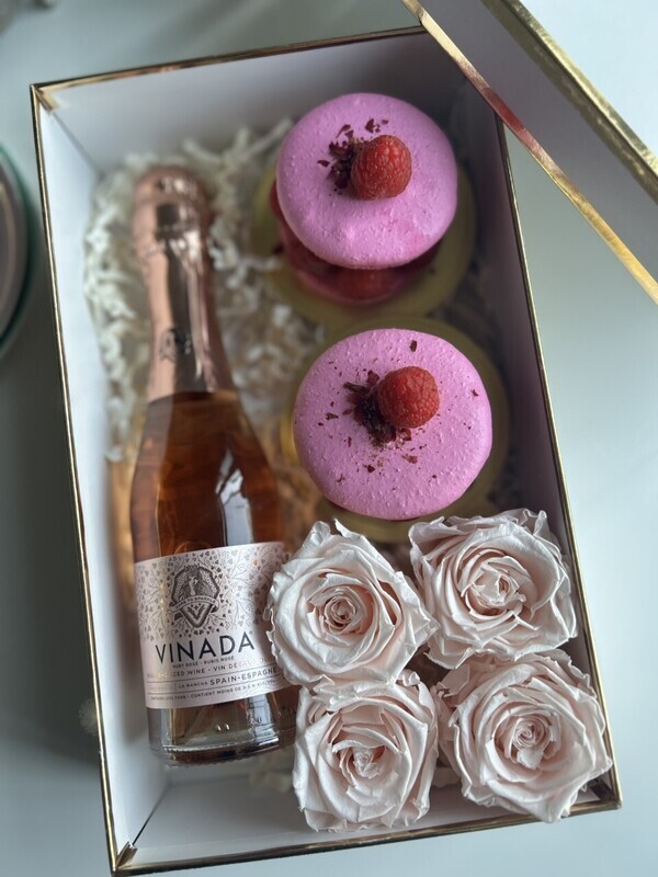 Ispahan Floral Gift Box