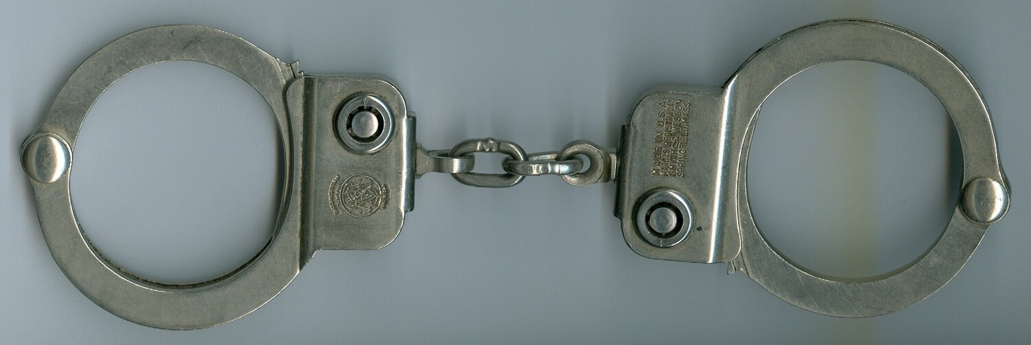 Smith &amp; Wesson Model 94 Handcuffs-Nickel