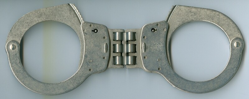 Smith &amp; Wesson Model 1 Handcuffs-Stainless