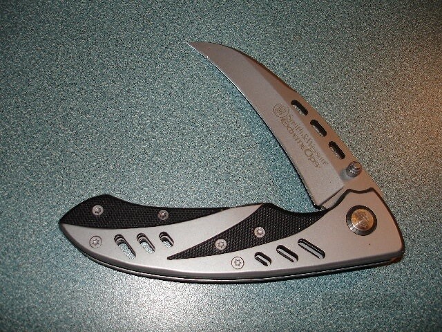 Smith &amp; Wesson Extreme Ops-Straight