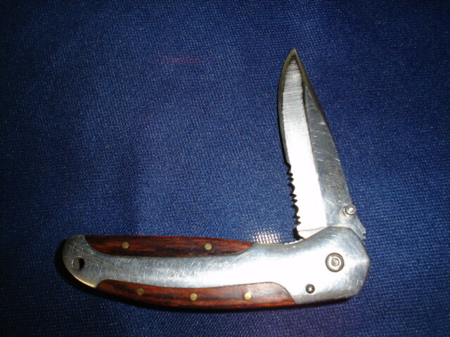 Winchester Lock blade Knife-Serrated