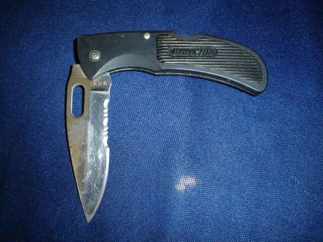 Mac Tools Bear Lock blade Knife-Serrated