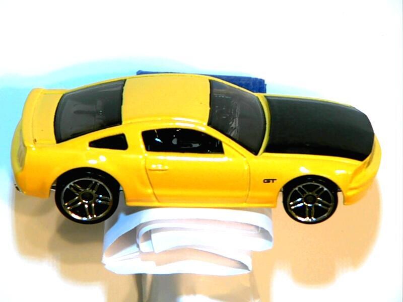 HW-05 Ford Mustang GT-Yellow