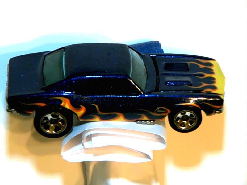 HW-67 Camaro-Purple Flames