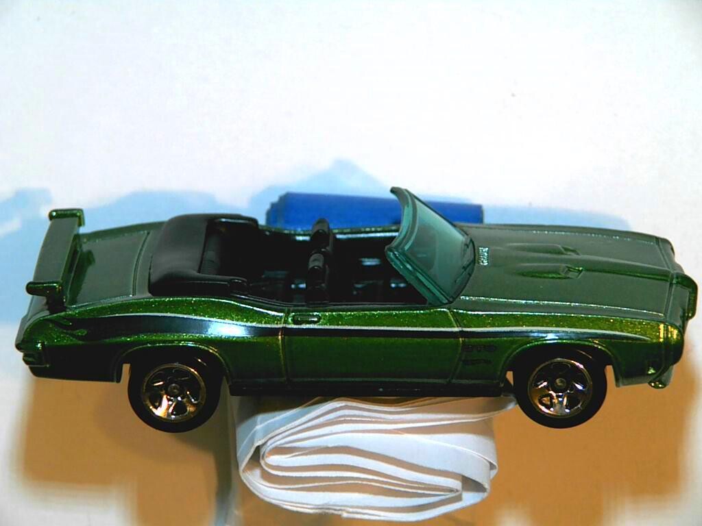 HW-70 Pontiac GTO Convertible-Green