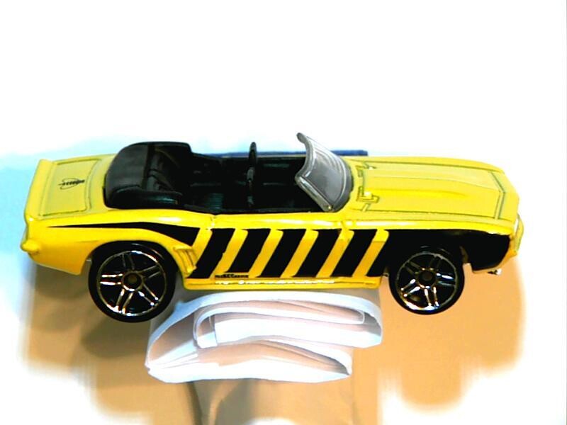 HW-69 Camaro Convertible-Yellow/Black