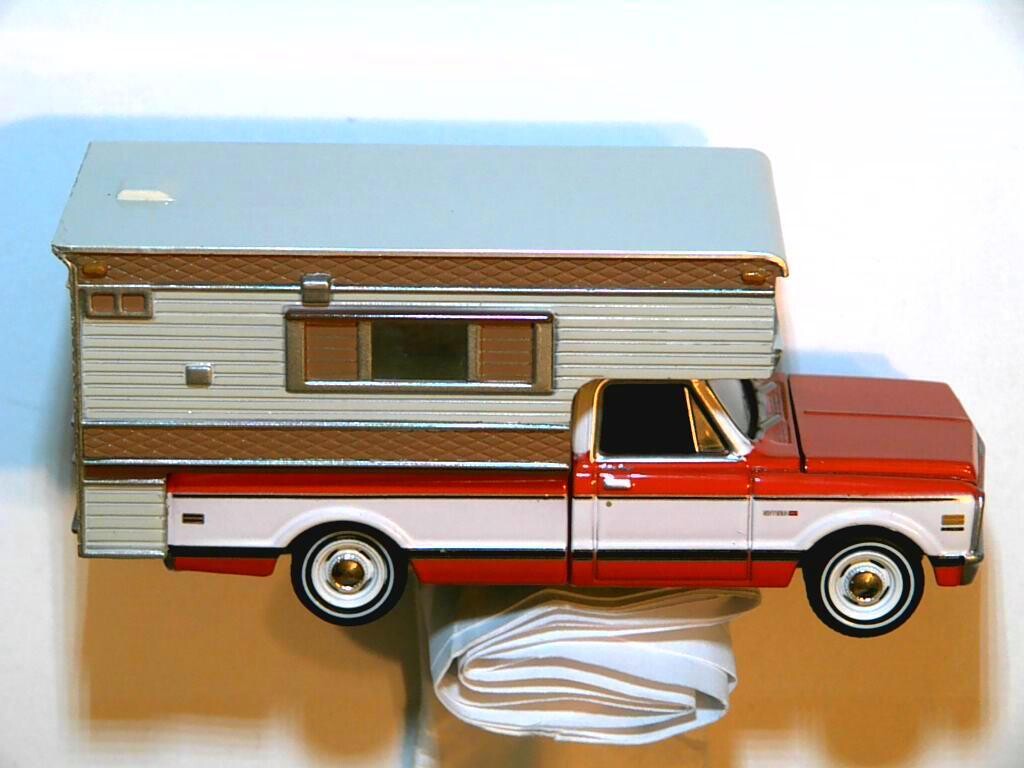 Greenlight-1972  Chevy C-10 Camper