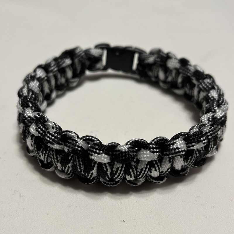 Black/White Paracord Bracelet