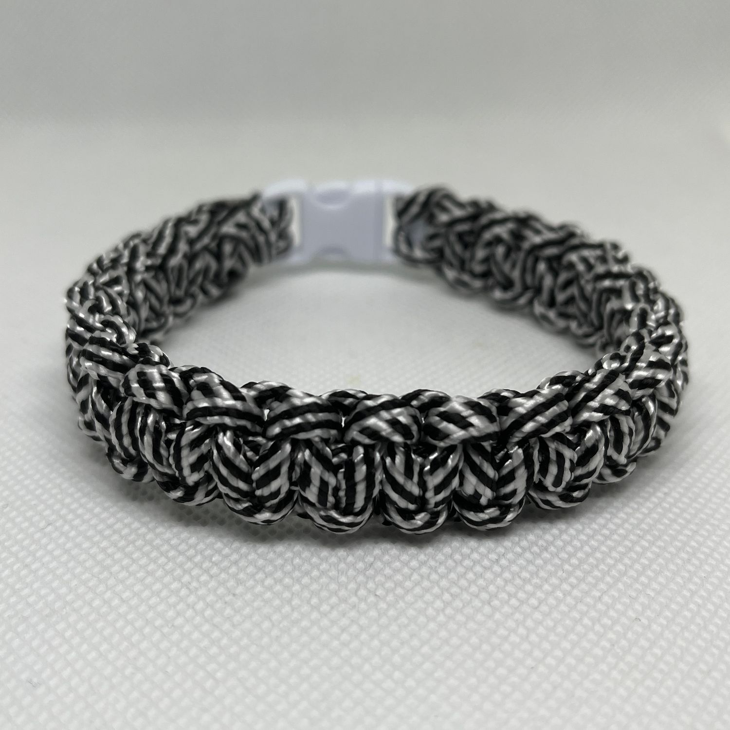 Black/White Twisted Paracord Bracelet