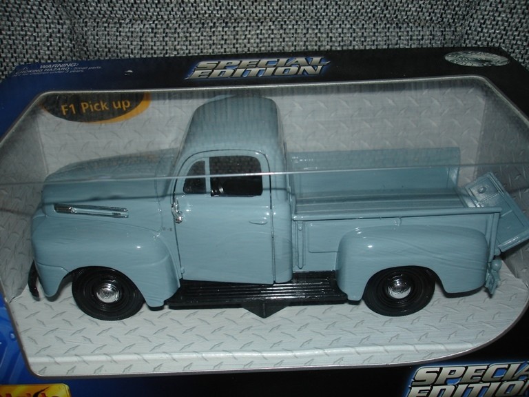 Maisto-1948 Ford F1 Pickup 1:25