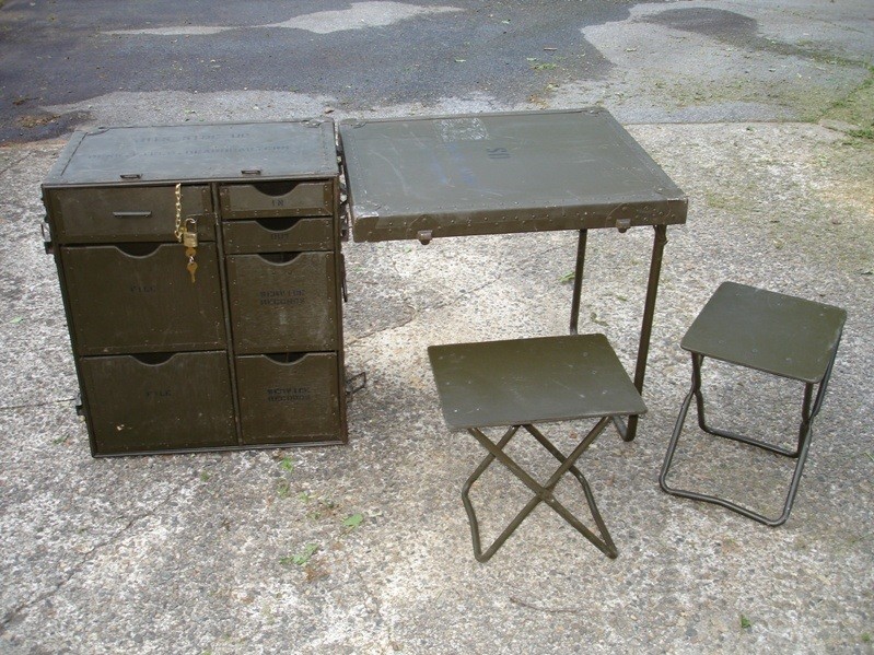 US Combat Field Desk W/Chairs