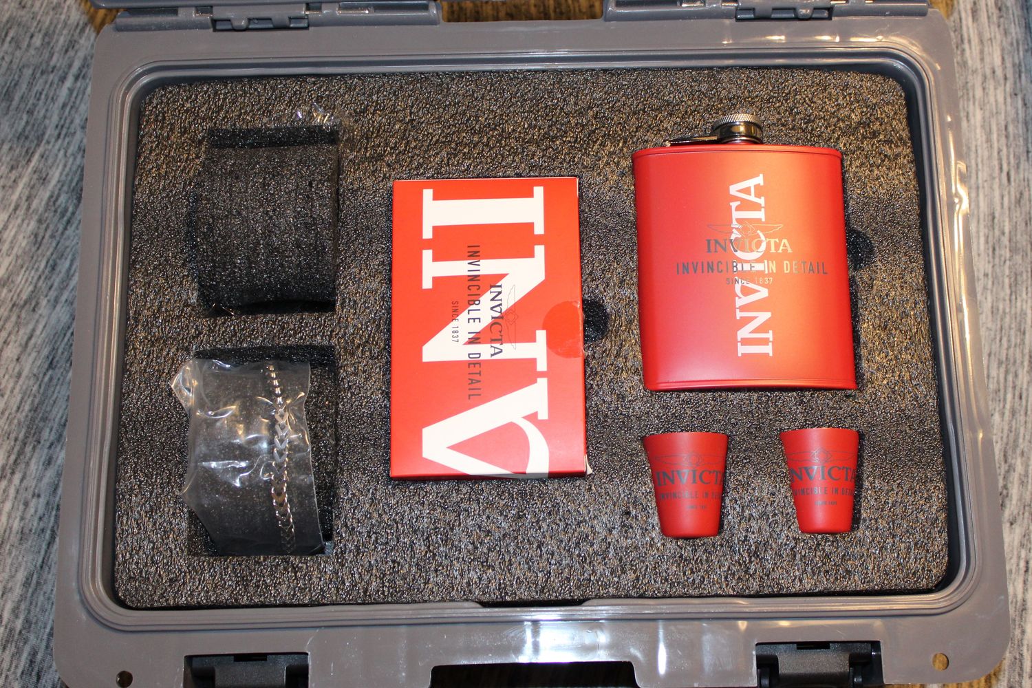 Invicta Flask Set W/Case, Speaker &amp; Bracelet