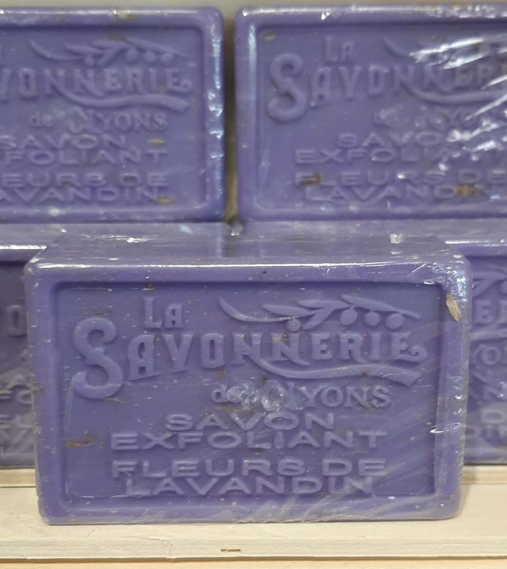 savon exfoliant aux fleurs de lavandin